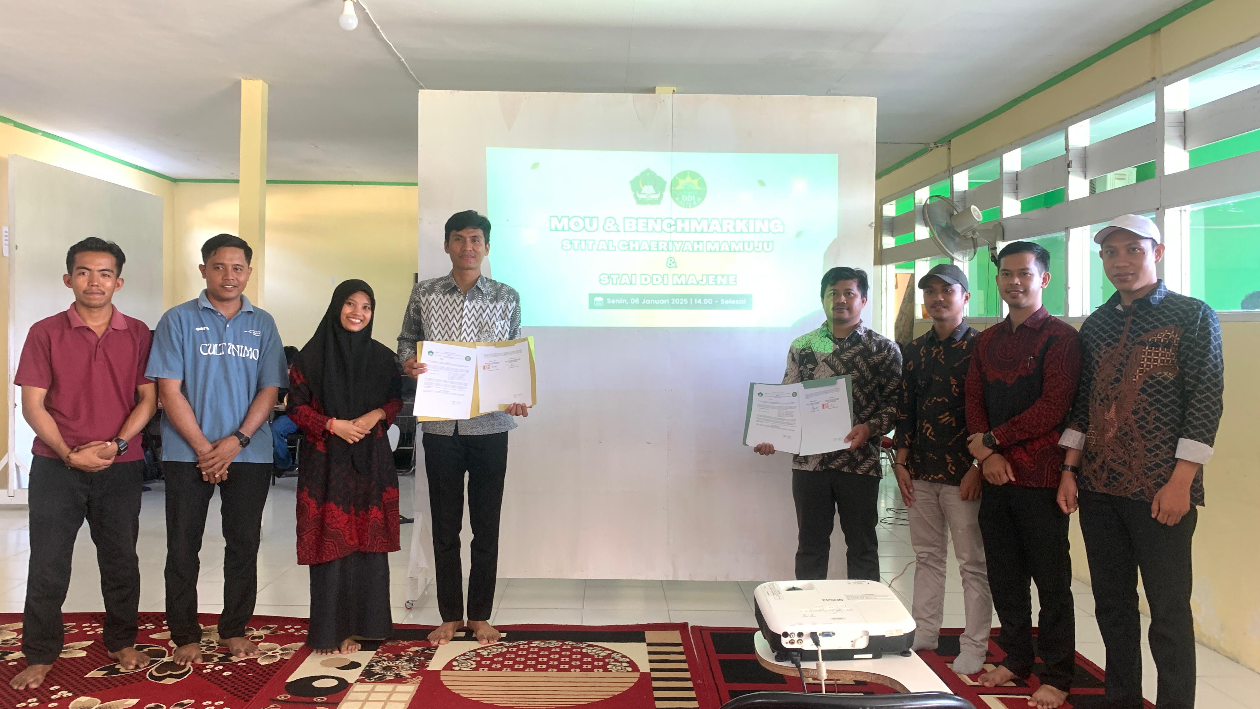 STAI DDI MAJENE DAN STIT AL CHAERIYAH MAMUJU RESMI JALIN KERJA SAMA MELALUI PENANDATANGANAN MOU DAN BENCHMARKING