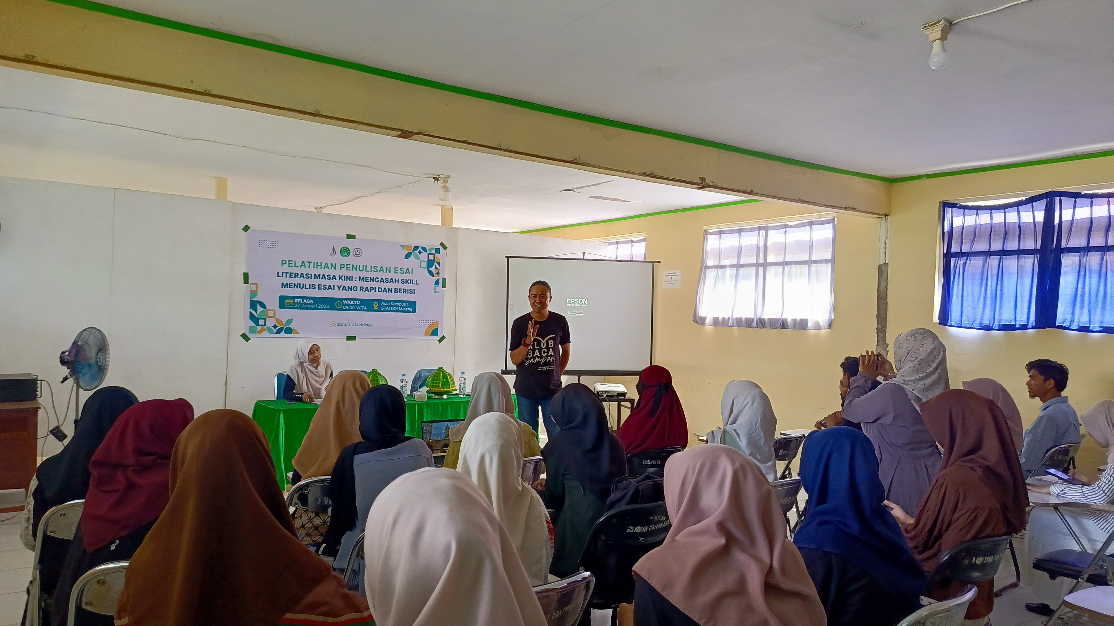 Tak Cukup Ide Keren, STAI DDI Majene Bekali Mahasiswa Menulis Esai yang Rapi